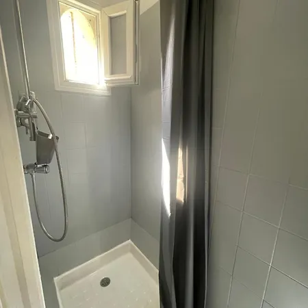 בית נופש Souplex 50m Et Commerces הולגאט