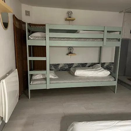 בית נופש Souplex 50m Et Commerces