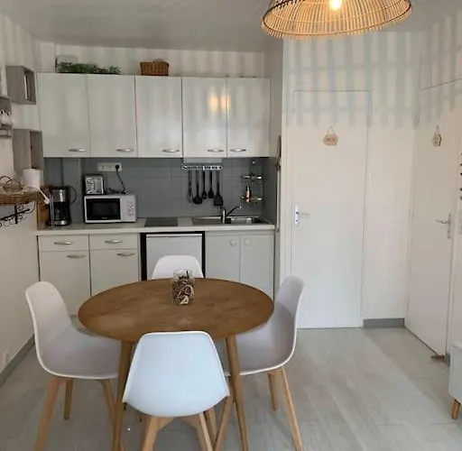 Souplex 50m Et Commerces בית נופש